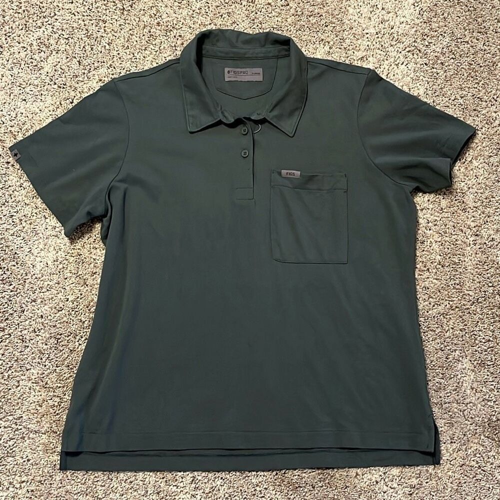 Figs Short Sleeve Polo Tee in Dark Green